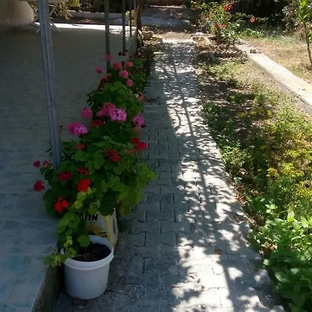 Kerem Tatil Evi 公寓